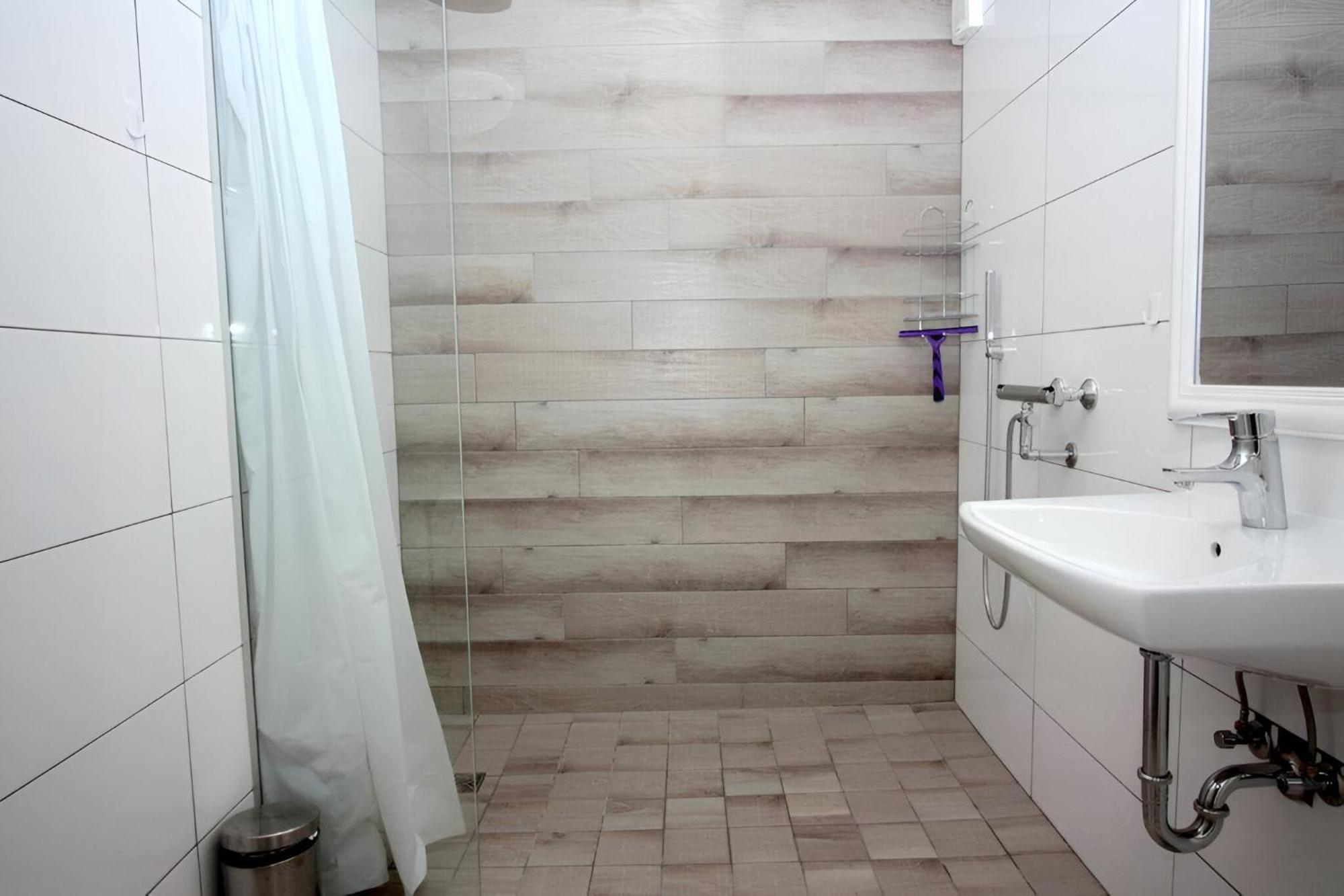 Lava Apartments & Rooms Акурейрі Екстер'єр фото